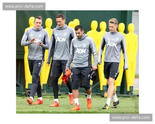 巅峰对决,激情碰撞!热刺vs曼联直播,这场英超盛宴不容错过!